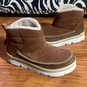 Manitobah Mukluks Brown Suede Faux Shearling Ankle Boots Whipstitch 2022